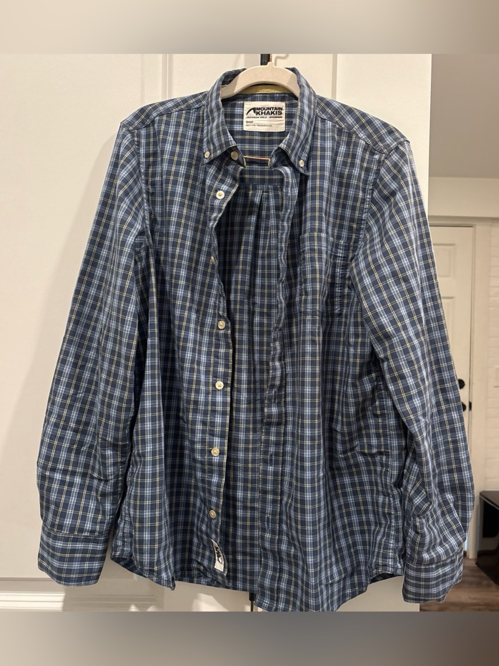 Mountain Khakis Men's Navy and Light Blue Plaid Button-Down Shirt